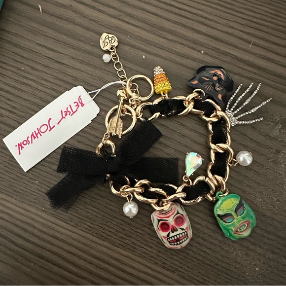 BETSEY JOHNSON Charm Bracelet Gold Tone Cat Bat Candy Corn Halloween Black Lace - Picture 2 of 6